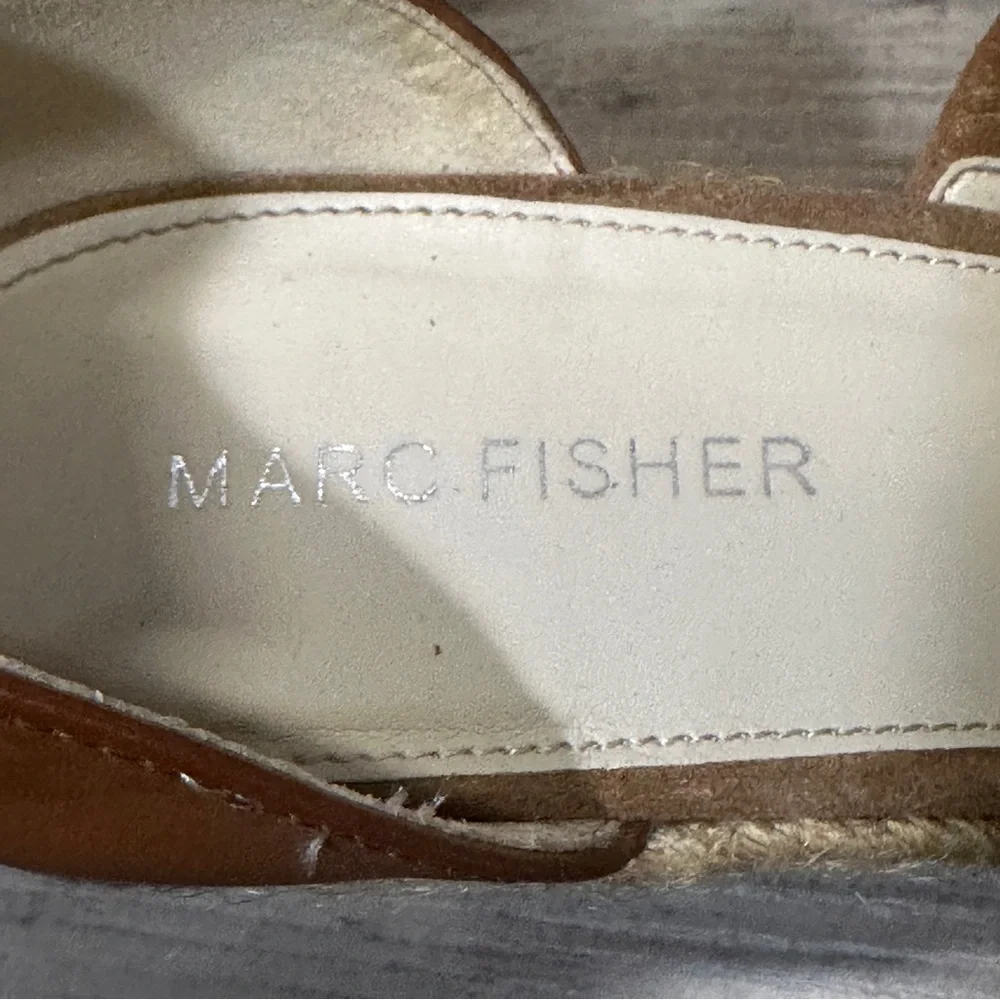 EUC Marc Fisher Tan and Black Espadrille Wedges Size 7.5M